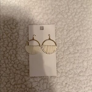 Elegant Gold and Cream Earrings